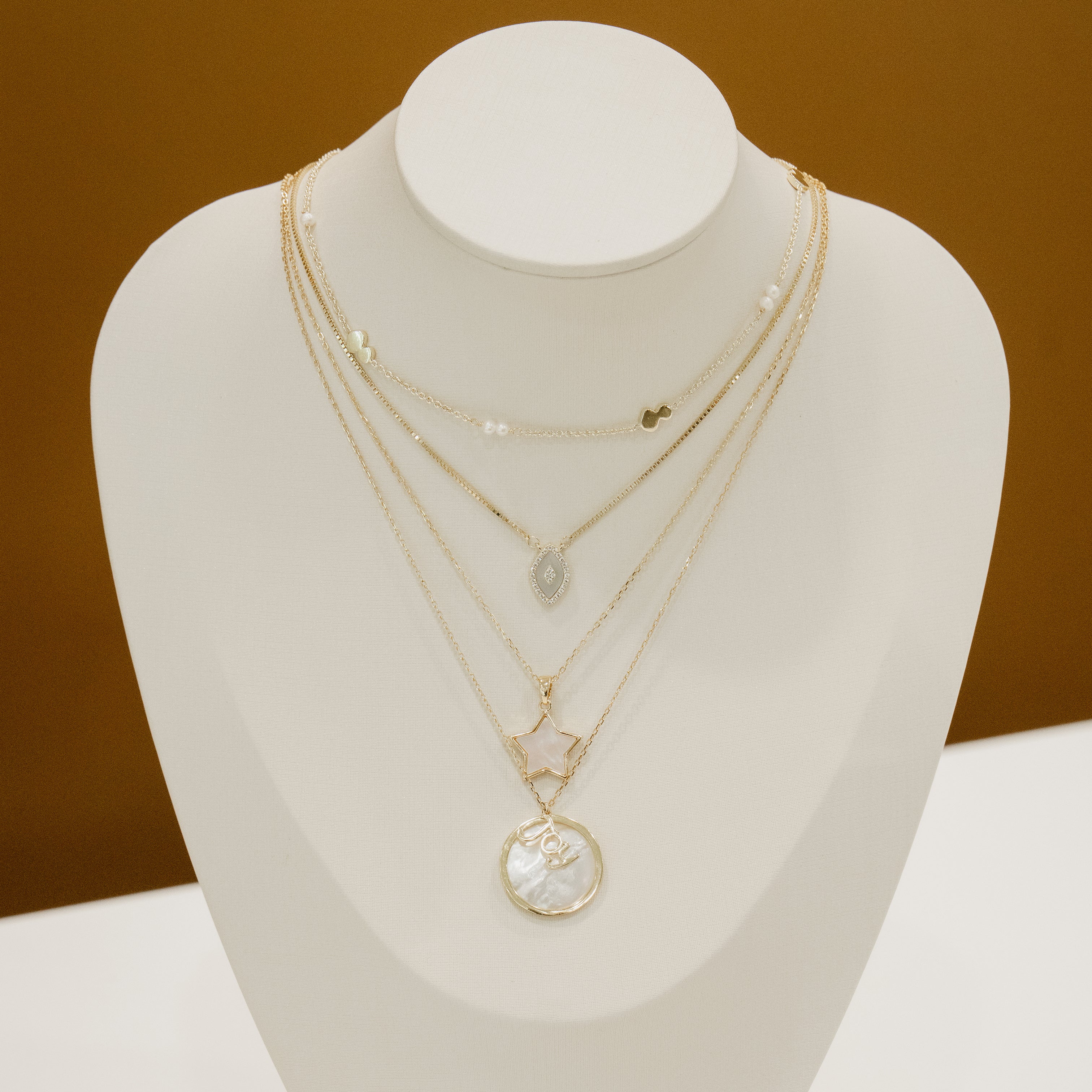 SIDE EYE NECKLACE