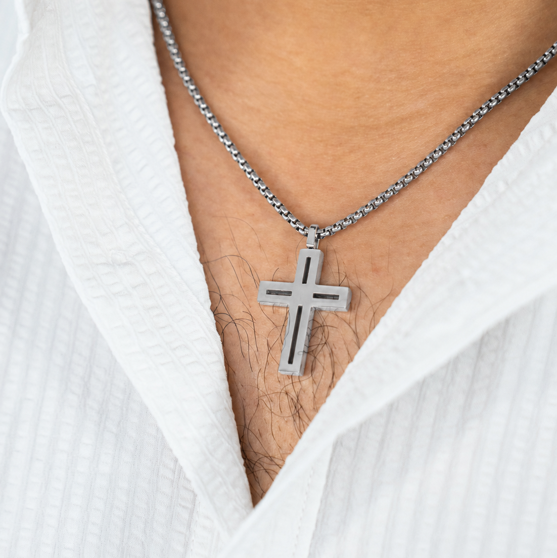 KEVIN CROSS MEN'S NECKLACE