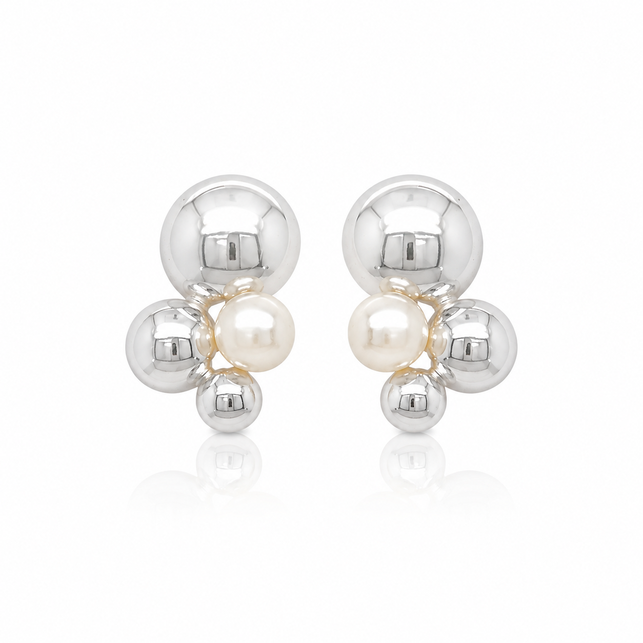 SILVIA PEARL EARRINGS