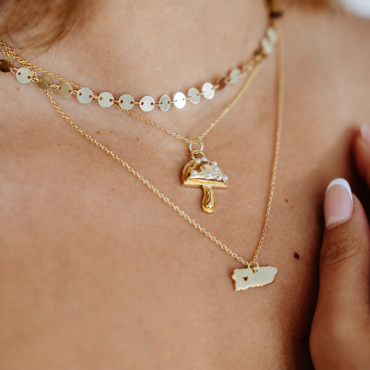 GOLDEN MUSHROOM NECKLACE