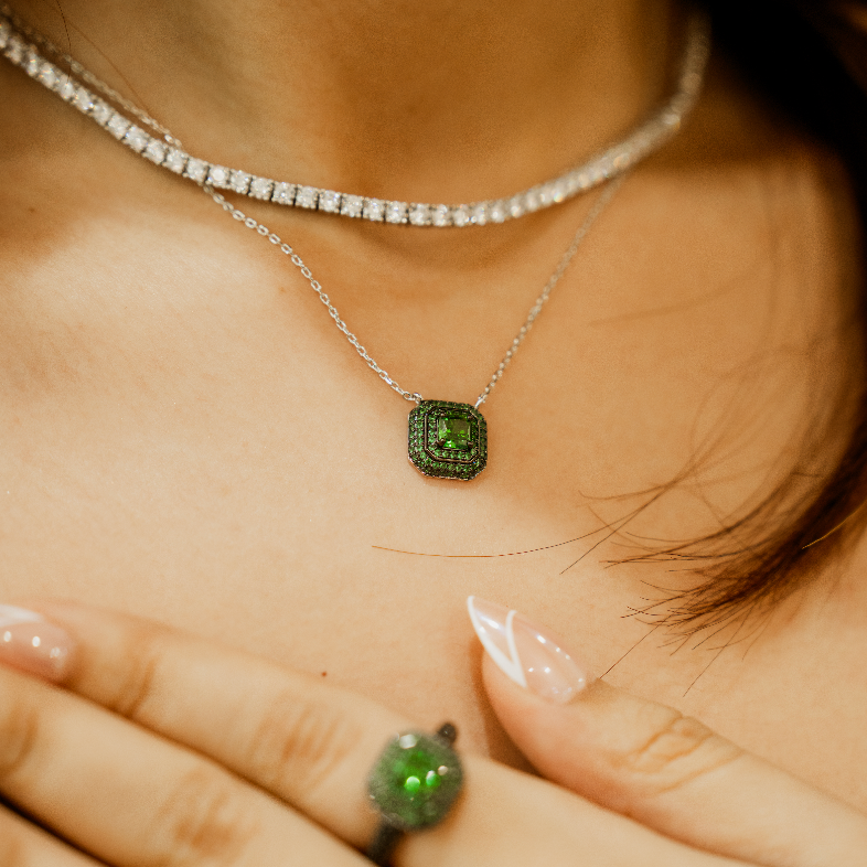 FRENIEL NECKLACE