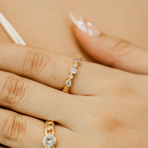 CIRCLE RING