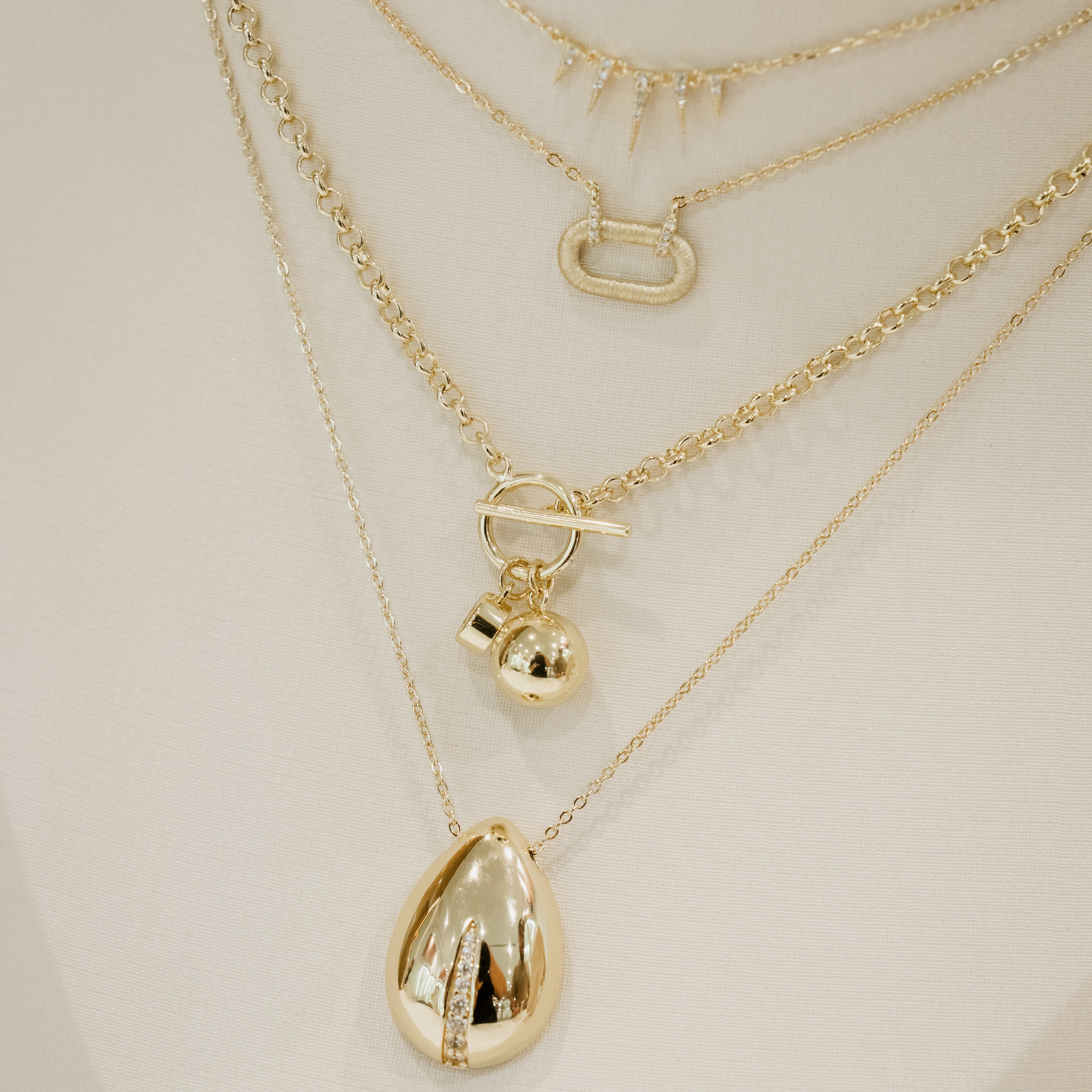 SPIKE NECKLACE